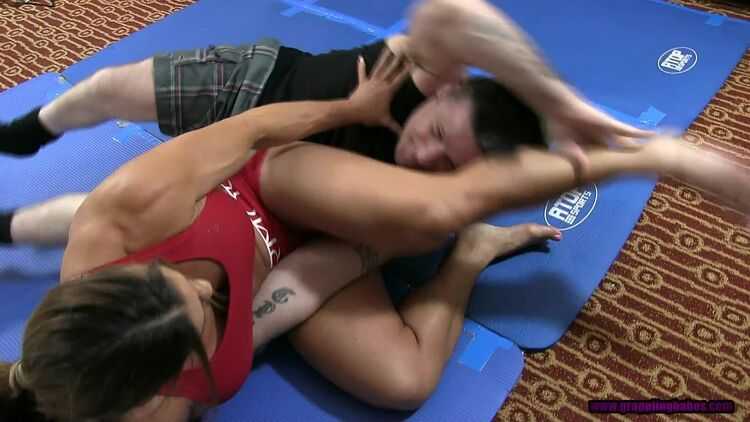 Muscular Ass – GRAPPLING BABES CLIPS – Jennifer Thomas vs Chad