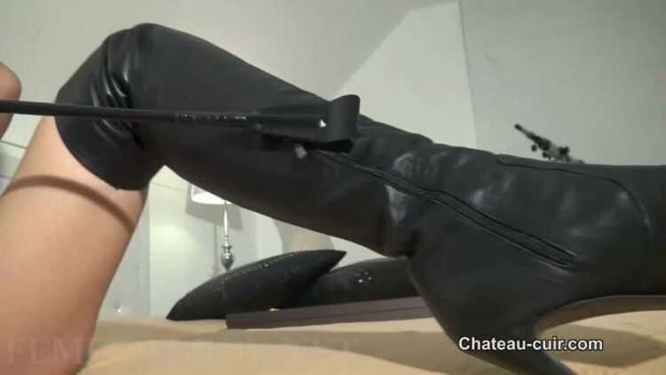 Chateau-Cuir - Submit to My suede skirt