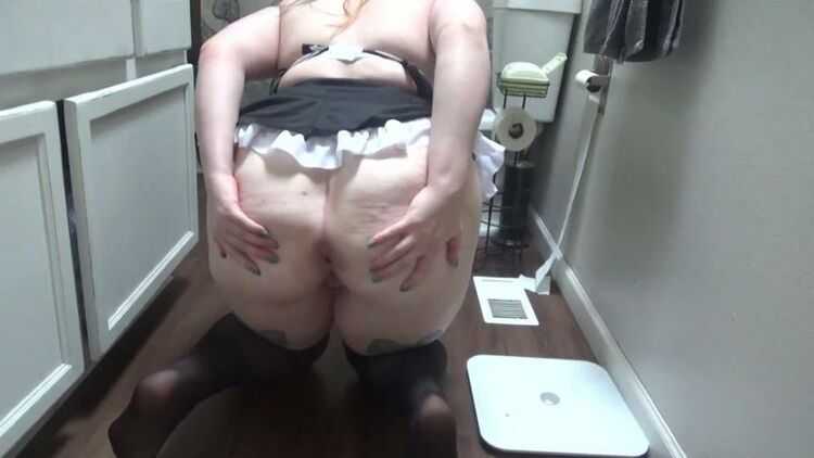 SexyScatForYou - Slutty Maid Pooping Peeing