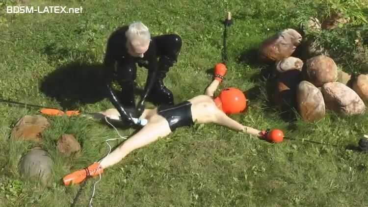 Outdoor bondage breathplay