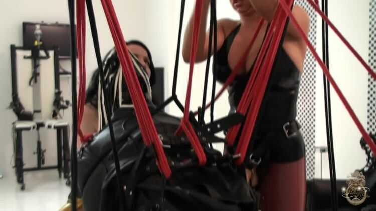 Bondage – Kates-Palace – A Look Behind The Scenes 3 – Lady Kate and Lady Lara