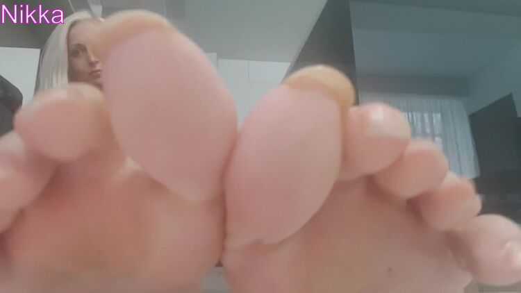 Toenail fetish – Goddess Nika – Smelly Feet Of Clogs