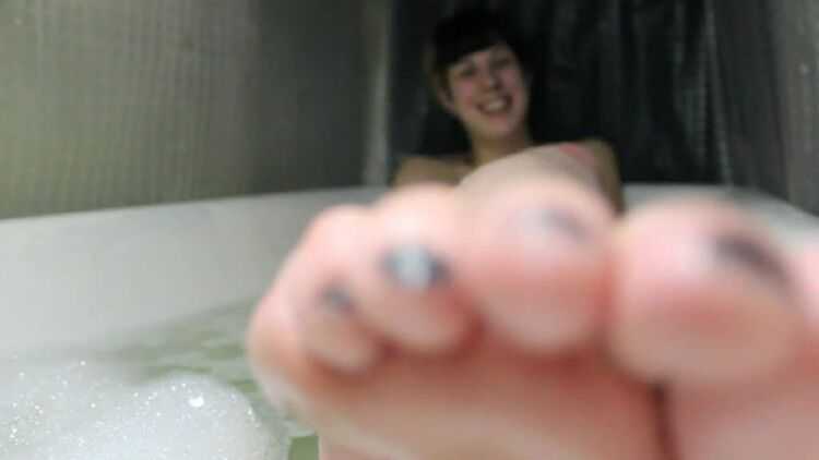 Soles – foxxxsea – bathtub foot worship joi