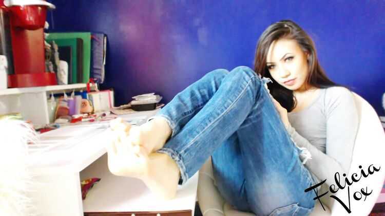 Socked feet – Felicia Vox – archived skinny jean foot tease