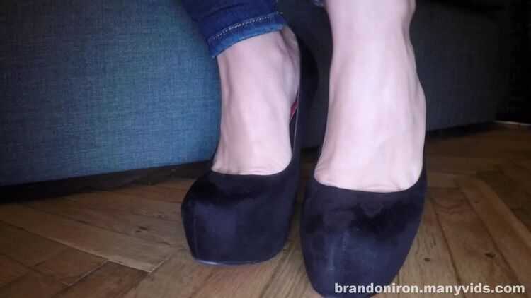 Feet – Brandon Iron – toes for your nose lara west size 39