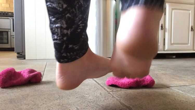 Toes – Sweetsoles – Stinky Fluffy Sock Removal and Dangle