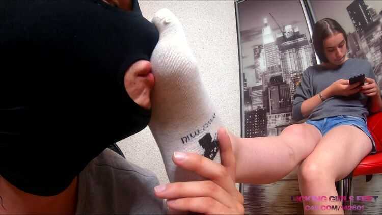 Socks smelling – DIANA – Full ignore – Pov foot worship