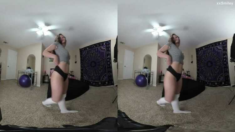 xxSmiley in Whitegirl Booty in VR JOI – $9.99 (Premium user request)