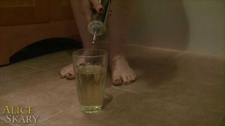 AliceSkary – Getting Your First Piss Enema PoV