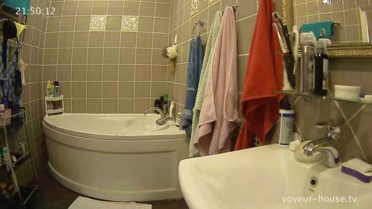 Voyeur-house.tv- Maria bathe  shave