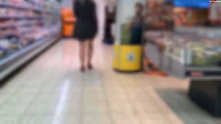 devil-sophie - Public Supermarkt piss und Wurst Einfuehrung - Ich muss nicht nur pissen