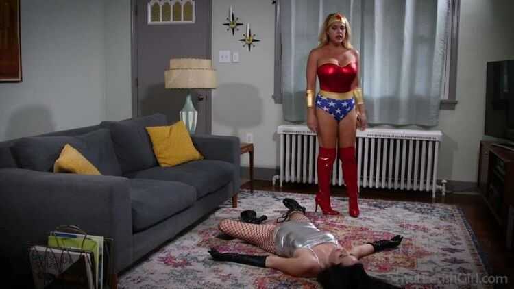 Wonder Woman vs Lady Freeze – Carissa Montgomery , Dixie Comet