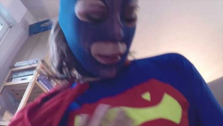 Superheroine Supergirl Suck & fuck