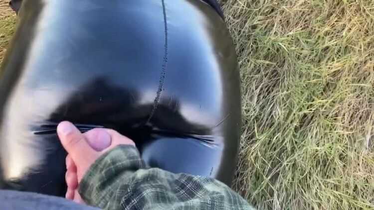 Kallielonewolf - Kallielonewolf - Cum on my Latex Pants (beach Edition) [HD 720p]