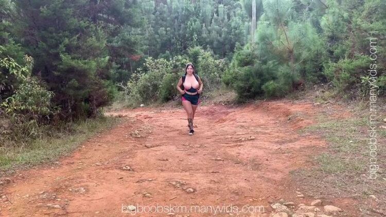 Chaturbate - BigBoobsKim Kim Velez - Boobs In The Woods [FullHD 1080p]