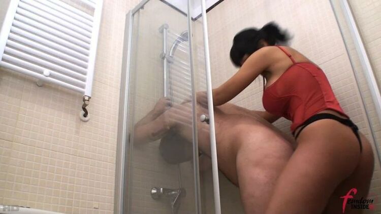 FemdomInsider: Miss Hannah - Shove In The Shower