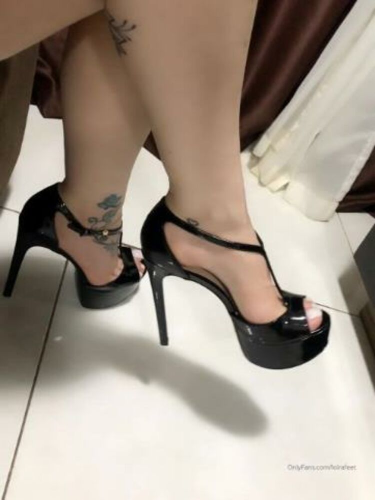 loirafeet 05-11-2019 Salto alto high heels sexy