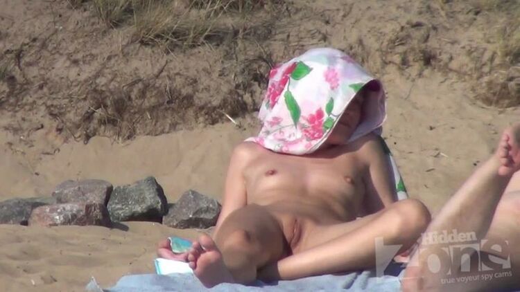 online adult clip 4 Beach Voyeur HD,  on voyeur