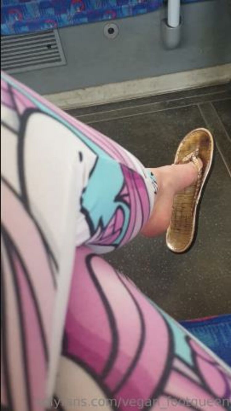 vegan footqueen 18-03-2019 Train teasing