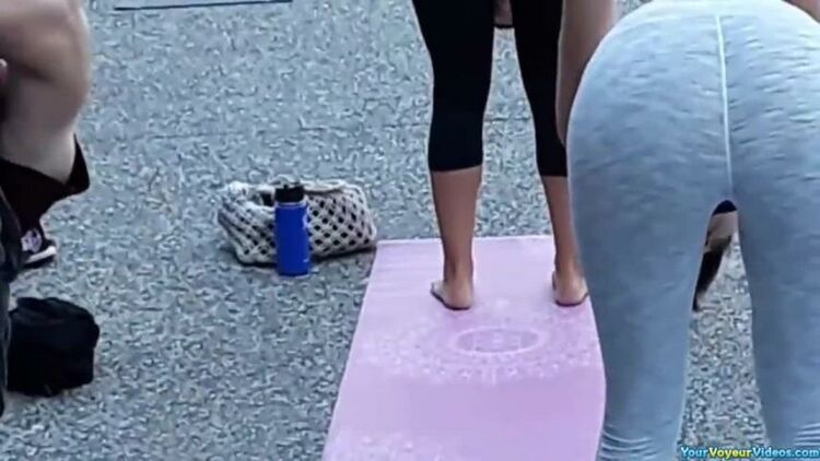 Yoga outdoor class spy