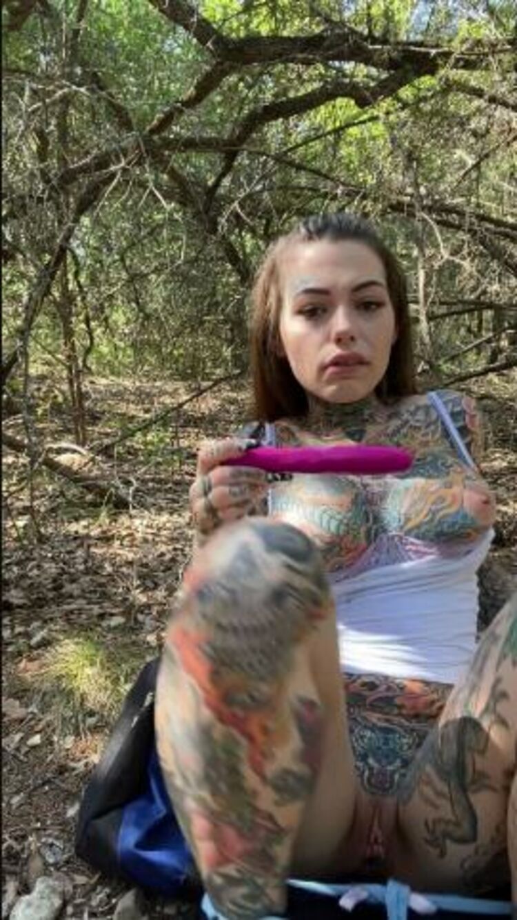 [ManyVids] - TigerLillySuicide - Family Campingmov (SiteRip – K2s)