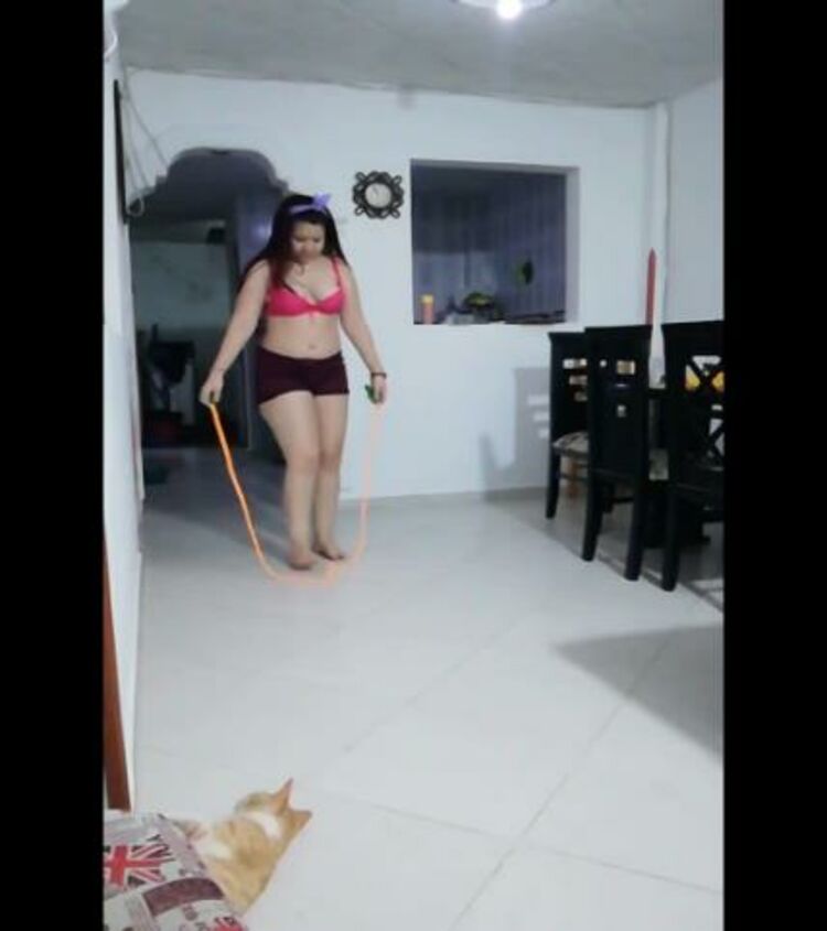 [ManyVids] - Carolina hairy - Jumping the rope a little bit shaken (SiteRip – K2s)