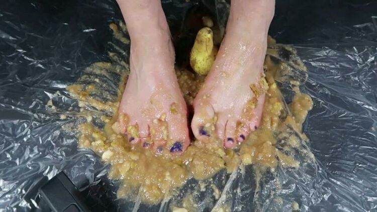 Bare toes   wet pears