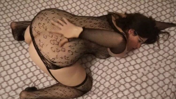 [MANYVIDS] - VICKIVERONAXXX - VickiVeronaXXX Fishnet Fantasy Raw Cut Version (SiteRip – K2s)