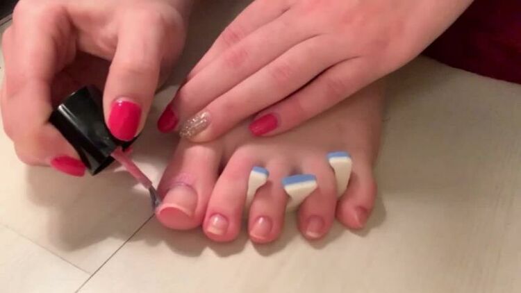 [ManyVids] - Krystallayke - Painting My Toenails Purple (SiteRip – K2s)