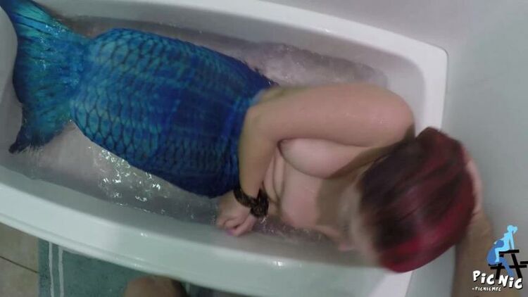 [MANYVIDS] - MISSPAISLEY - Captive Mermaid BlowJob in Bathtub (SiteRip – K2s)