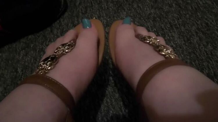 My owl sandals and blue toes(porn)