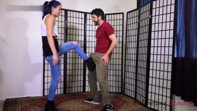 BallBustingBeauties: Luna, Jay - Luna Leighs First Time Ballbusting