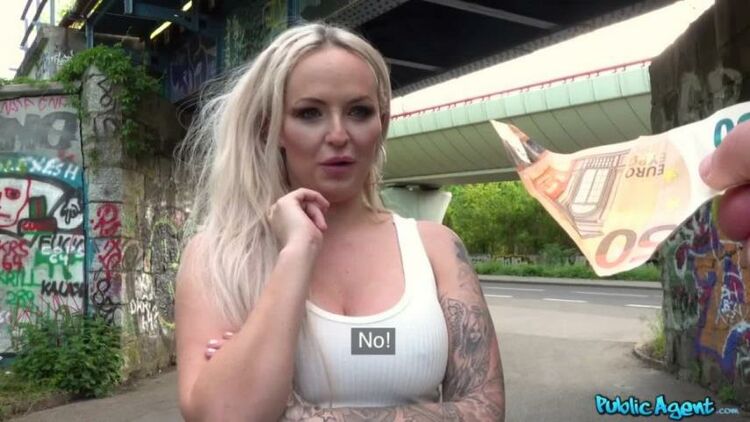 Louise Lee Busty British Milf fucks in public 20.06.2019