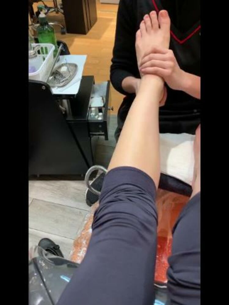 findomchristine 12122019 Lucky pedicurist.