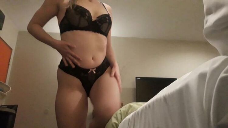 therileyreyes 30 10 2019 78668639 noshame random hotel sex because why not message me for the full video