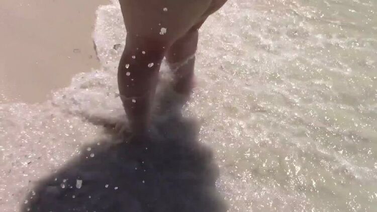 ManyVids - BBWPrincessMary - Toes and Feet in the Sand and Water