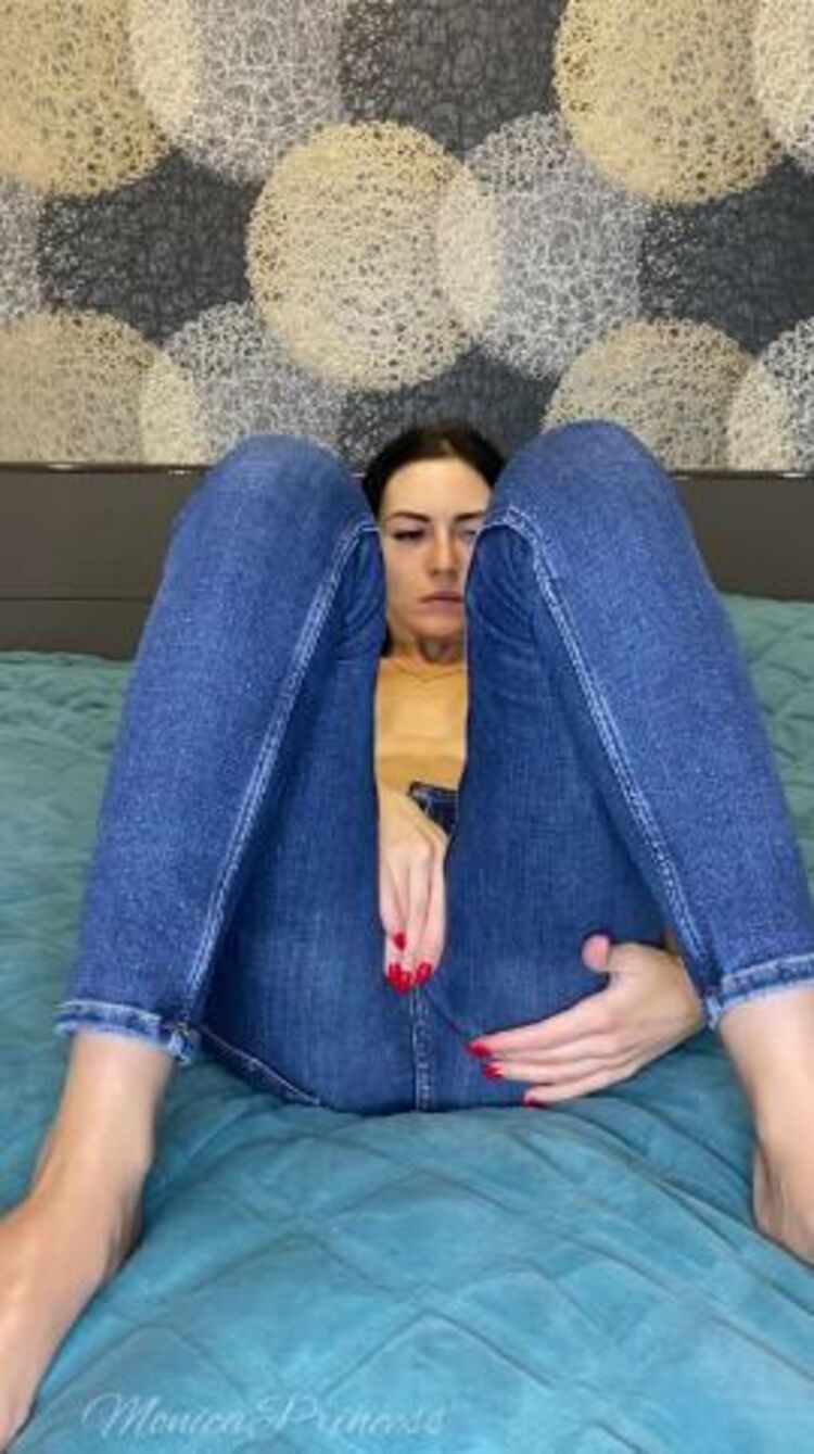 ManyVids - Princess_Monica - Masturbation in jeans and cum 3 times