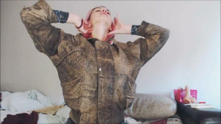 ManyVids - MarySweeeet - MY OLD LEATHER JACKET