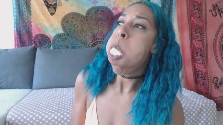 ManyVids - GoldenLace - chubby bunnies challenge