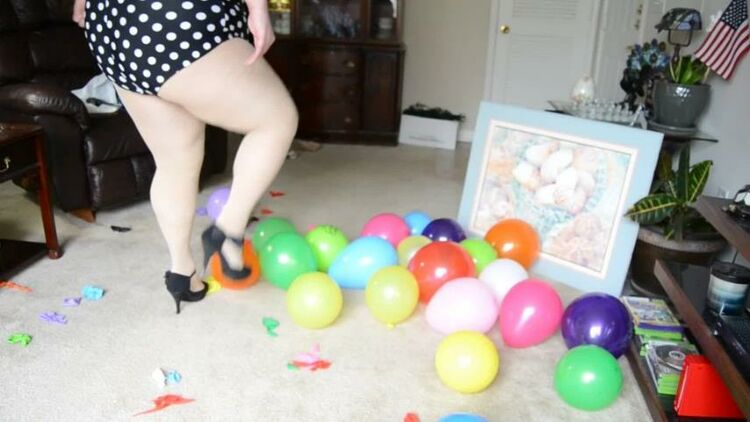 ManyVids - BBWPrincessMary - Pantyhose High Heel Balloon Crush