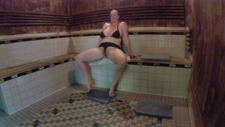 ManyVids - Cameron Skye - Big Tits Hairy in the Sauna