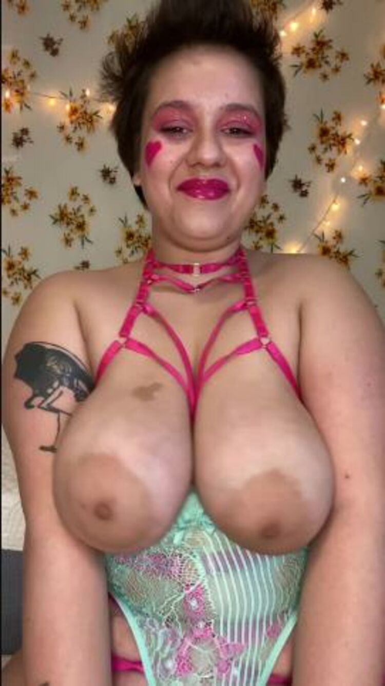 Onlyfans - Cl3m3ntine - titty tummy worship - 05-06-2021