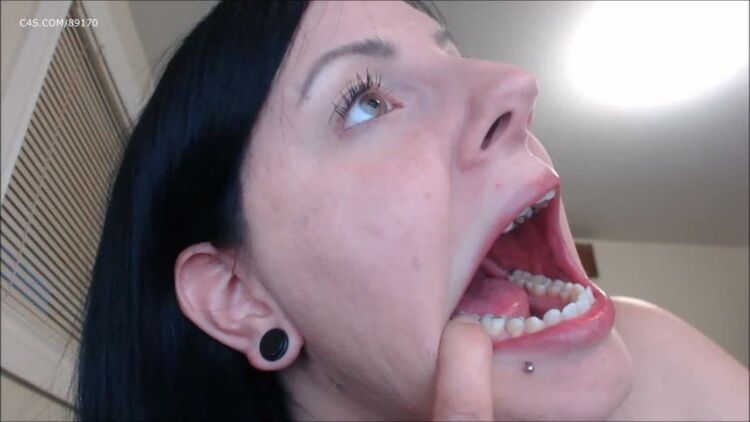 ManyVids - Booty4U - Inspecting My Teeth