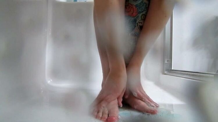 ManyVids - Kosplay_Keri - Clean those dirty feet