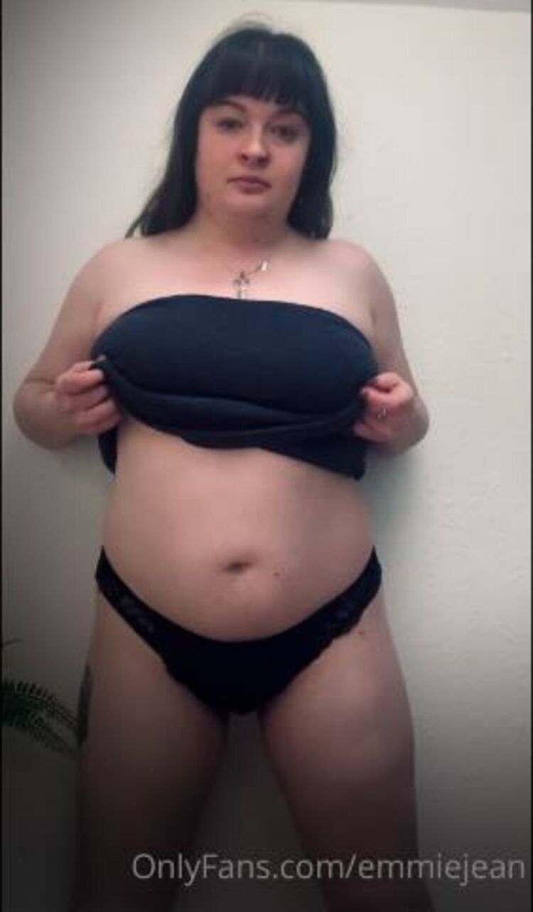 Onlyfans - Emmiejean - Undress me - 02-04-2021