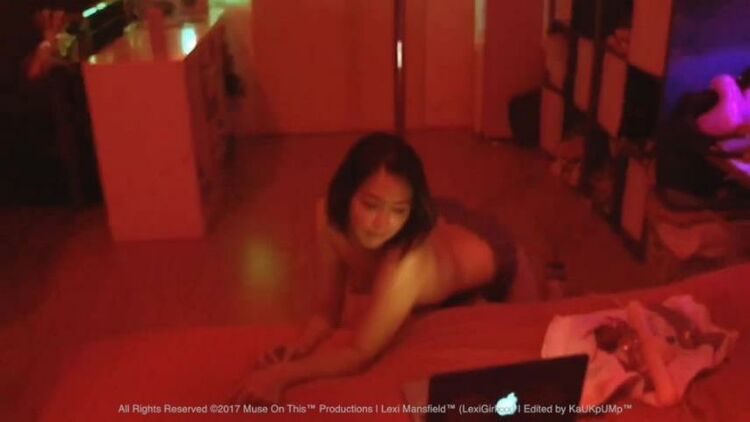 ManyVids - LexiGirlxxx - Red Light District Pole Dancing and Tease