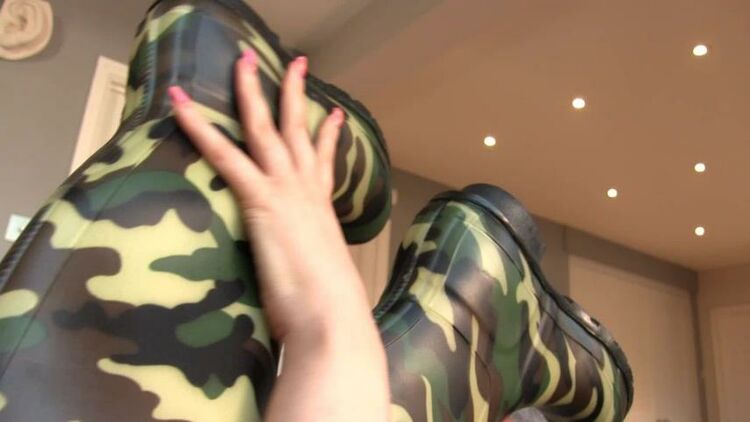 ManyVids - whores_are_us - Gymnastics In Wellies