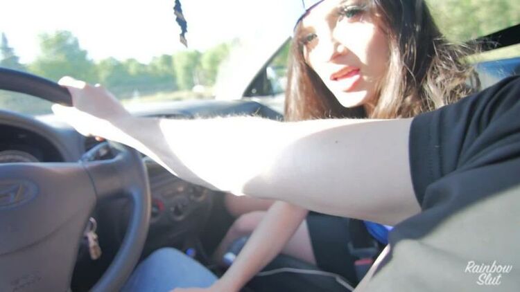 Teen Blowjob While Driving