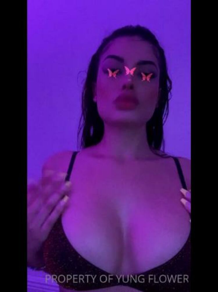 Onlyfans - Yungflower - Need someone to come suck on my titties Tip me if youd like to be that person - 02-03-2021