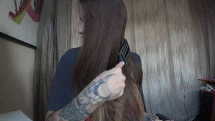 ManyVids - MarySweeeet - BRUSHING MY LONG HAIR 12